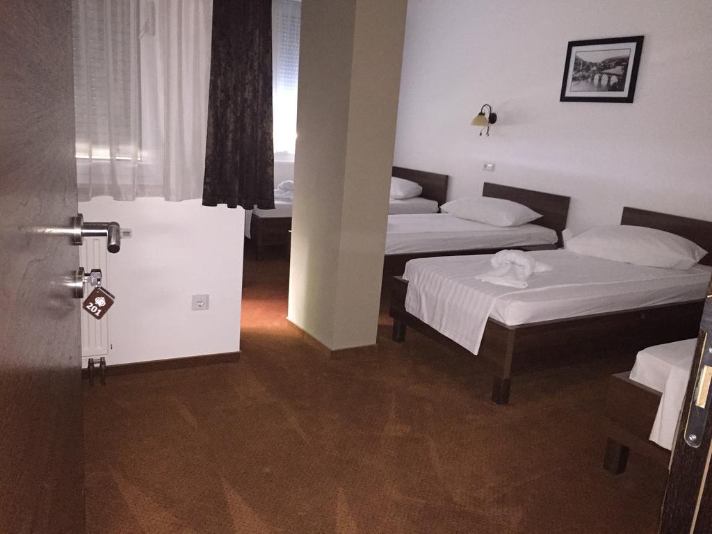 Hotel Oaza Konjic Quarto foto
